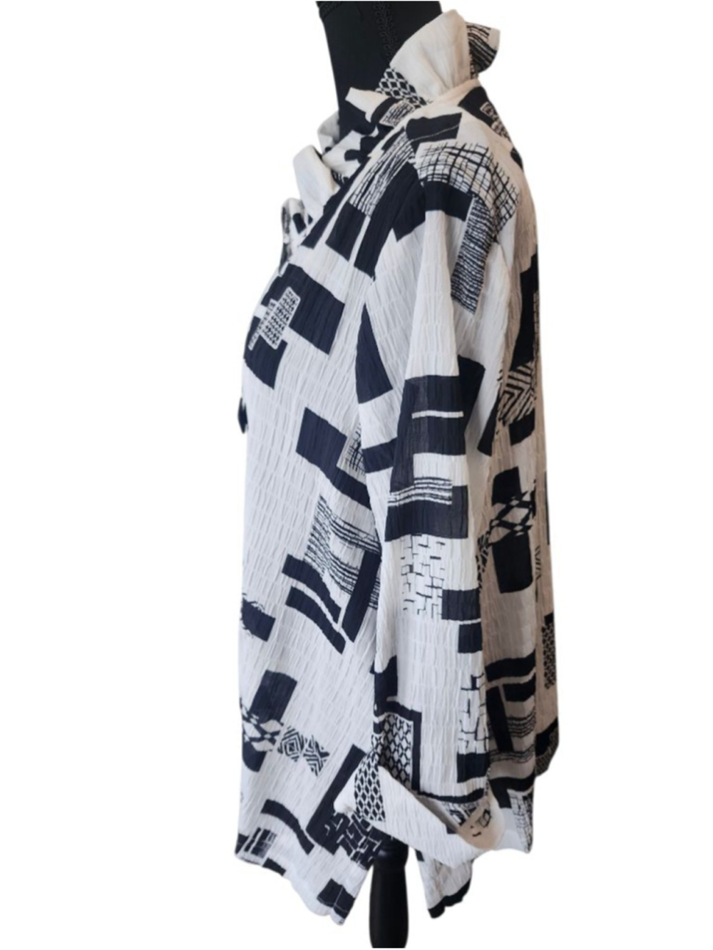 ali miles White & Black Abstract Blouse L - Picture 3 of 6